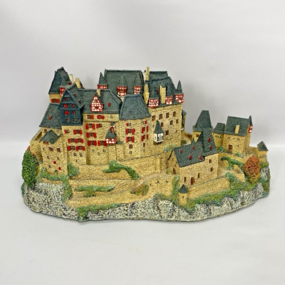 Danbury Mint ELTZ CASTLE Rhine Germany Enchanted Castles of Europe 1994